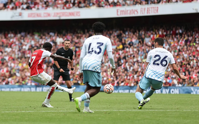Arsenal 2-1 Nottingham 3 điểm đầu tay cho mùa giải mới 2
